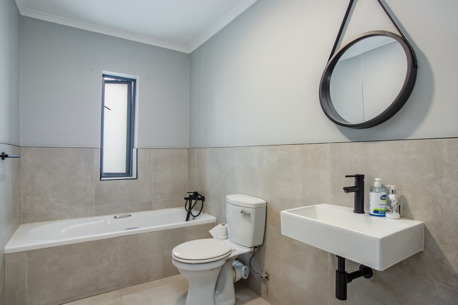 3 Bedroom Property for Sale in De Zoete Inval Western Cape